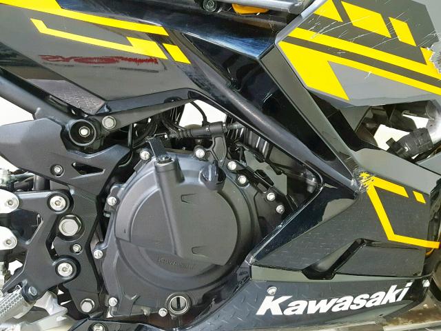 JKAEXKG15JDA05469 - 2018 KAWASAKI EX400 TWO TONE photo 12