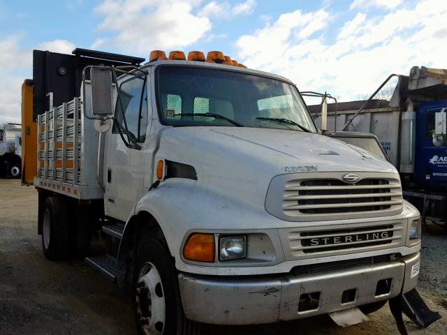 2FZAAHAK82AK61774 - 2002 STERLING TRUCK M 6500 WHITE photo 1