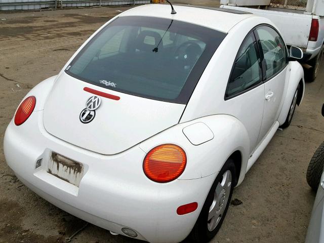 3VWCC21C6XM419029 - 1999 VOLKSWAGEN NEW BEETLE WHITE photo 4