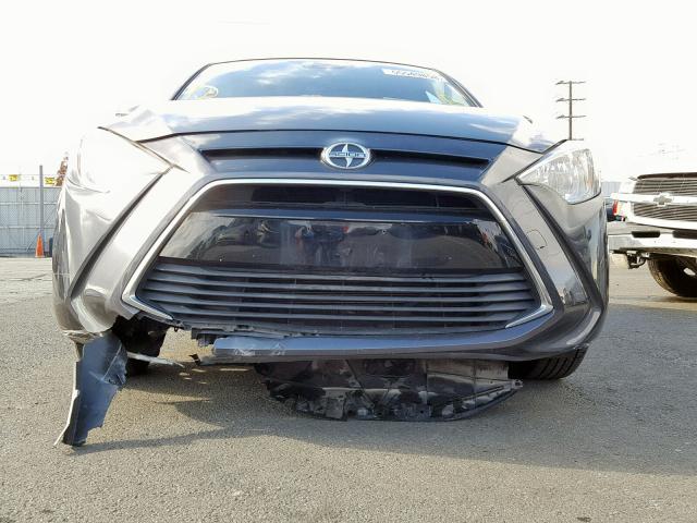 3MYDLBZV9GY132677 - 2016 TOYOTA SCION IA GRAY photo 9