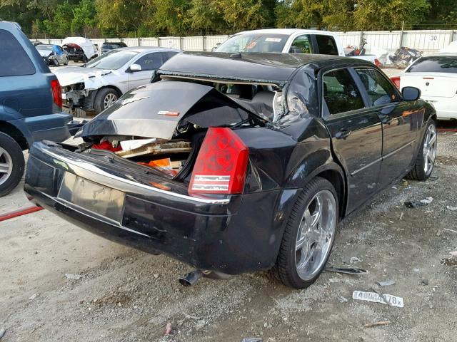 2C3LA63HX8H313275 - 2008 CHRYSLER 300C BLACK photo 4