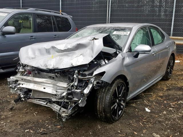 4T1B61HK2JU040024 - 2018 TOYOTA CAMRY XSE SILVER photo 2