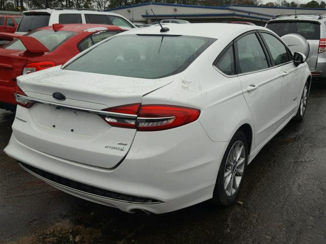 3FA6P0LU9HR182271 - 2017 FORD FUSION SE WHITE photo 4