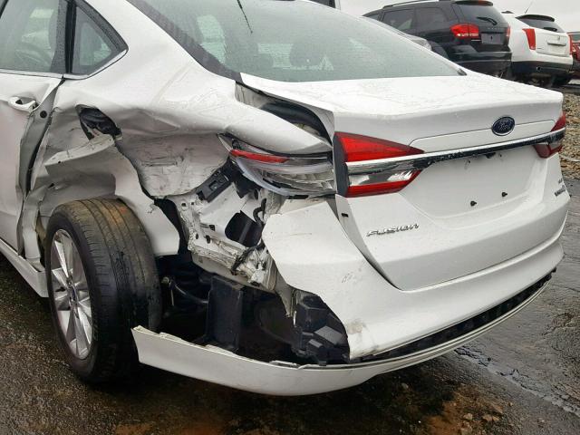 3FA6P0LU9HR182271 - 2017 FORD FUSION SE WHITE photo 9