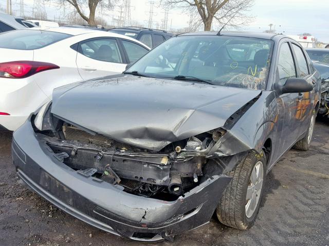 1FAHP34N77W334691 - 2007 FORD FOCUS ZX4 GRAY photo 2