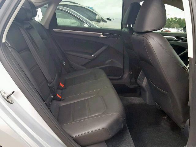 1VWDT7A38HC030025 - 2017 VOLKSWAGEN PASSAT R-L SILVER photo 6