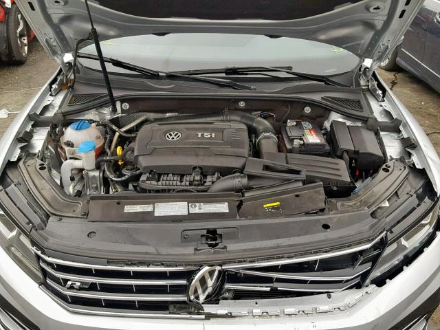 1VWDT7A38HC030025 - 2017 VOLKSWAGEN PASSAT R-L SILVER photo 7