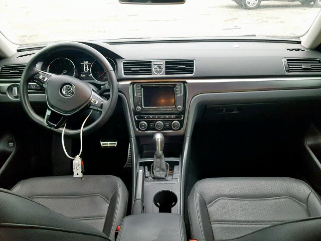 1VWDT7A38HC030025 - 2017 VOLKSWAGEN PASSAT R-L SILVER photo 9