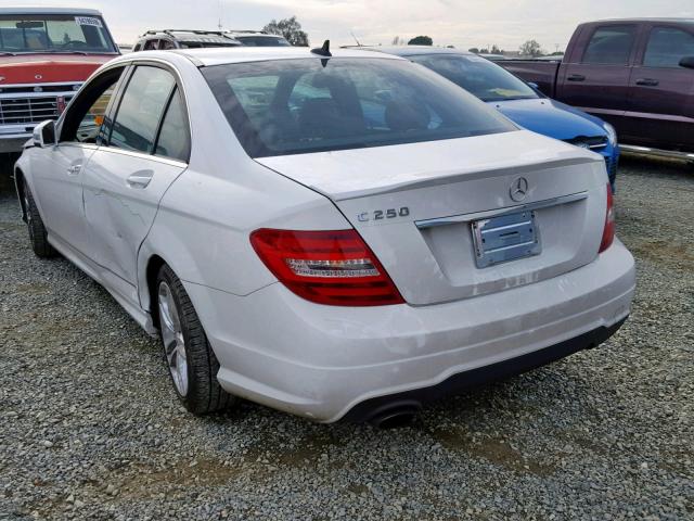 WDDGF4HB8DA788641 - 2013 MERCEDES-BENZ C 250 WHITE photo 3