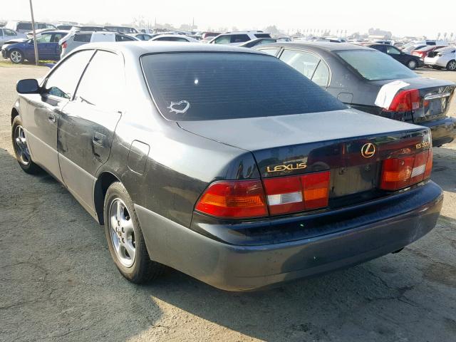 JT8BF28G9W5046392 - 1998 LEXUS ES 300 BLACK photo 3