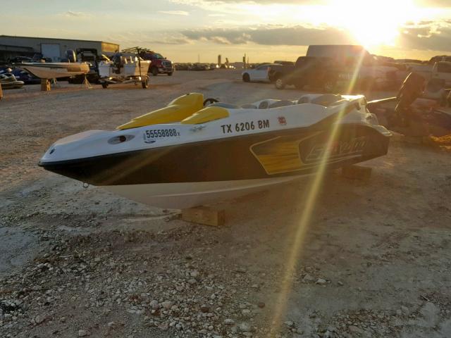 CEC12530A909 - 2009 SEAD BOAT YELLOW photo 2