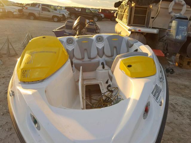 CEC12530A909 - 2009 SEAD BOAT YELLOW photo 6