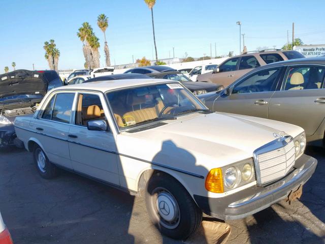 00012312312153753 - 1980 MERCEDES-BENZ 240 D CREAM photo 1