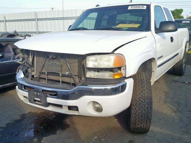 1GTGK29U43Z316964 - 2003 GMC NEW SIERRA WHITE photo 2