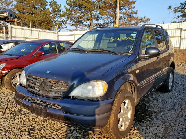 4JGAB72E1XA107798 - 1999 MERCEDES-BENZ ML 430 BLUE photo 2