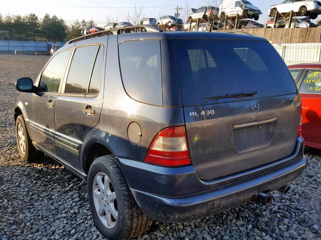 4JGAB72E1XA107798 - 1999 MERCEDES-BENZ ML 430 BLUE photo 3