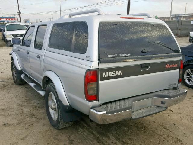 1N6ED27T7YC396196 - 2000 NISSAN FRONTIER C SILVER photo 3