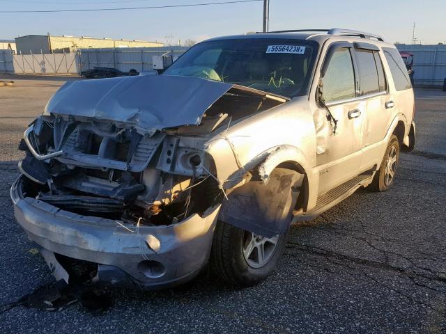 5LMEU88H74ZJ27714 - 2004 LINCOLN AVIATOR 灰色 照片 2