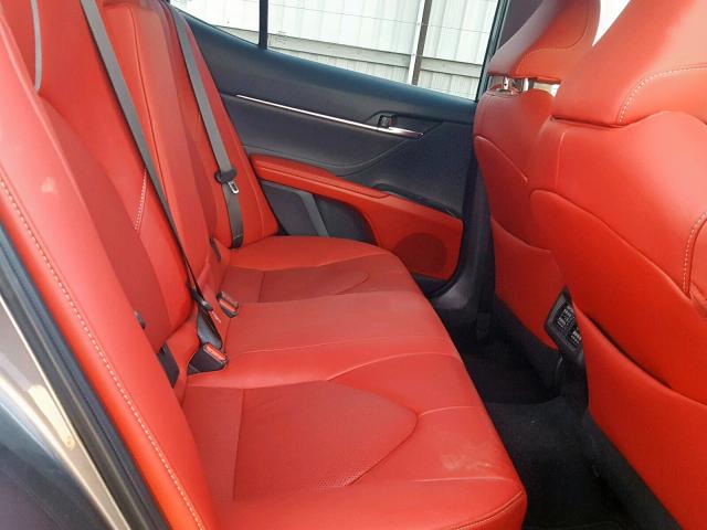 4T1B61HK2JU144433 - 2018 TOYOTA CAMRY XSE GRAY photo 6