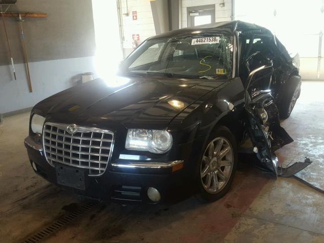 2C3JA63H85H632810 - 2005 CHRYSLER 300C BLACK photo 2