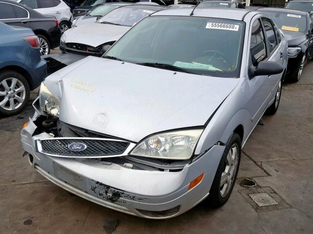 1FAFP34N57W353537 - 2007 FORD FOCUS ZX4 SILVER photo 2