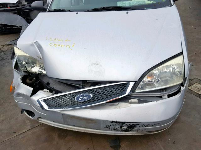 1FAFP34N57W353537 - 2007 FORD FOCUS ZX4 SILVER photo 7