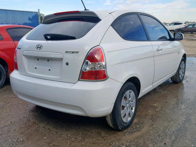 KMHCM3AC7AU159051 - 2010 HYUNDAI ACCENT BLU WHITE photo 4