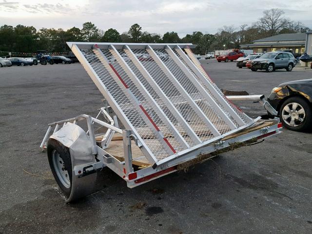 4YMBU1010JT048669 - 2018 UTILITY TRAILER SILVER photo 3