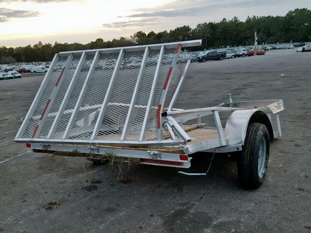 4YMBU1010JT048669 - 2018 UTILITY TRAILER SILVER photo 4