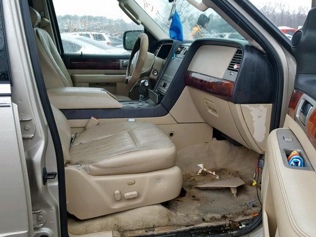 5LMFU28505LJ11382 - 2005 LINCOLN NAVIGATOR Қоңыр фото 5