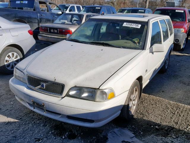 YV1LW61J3Y2634967 - 2000 VOLVO V70 BASE WHITE photo 2