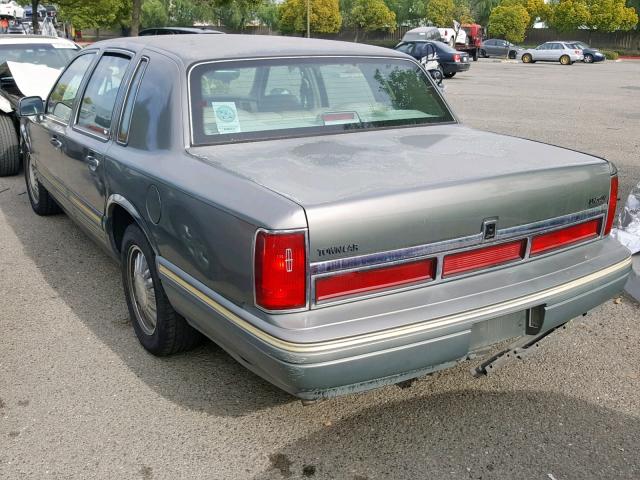 1LNLM82W4VY702750 - 1997 LINCOLN TOWN CAR S GRAY photo 3