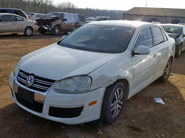 3VWSF71K96M700425 - 2006 VOLKSWAGEN JETTA 2.5 WHITE photo 2