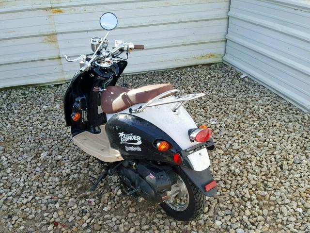 L5YACBPB1K1107403 - 2019 HYOSUNG SCOOTER TWO TONE photo 3