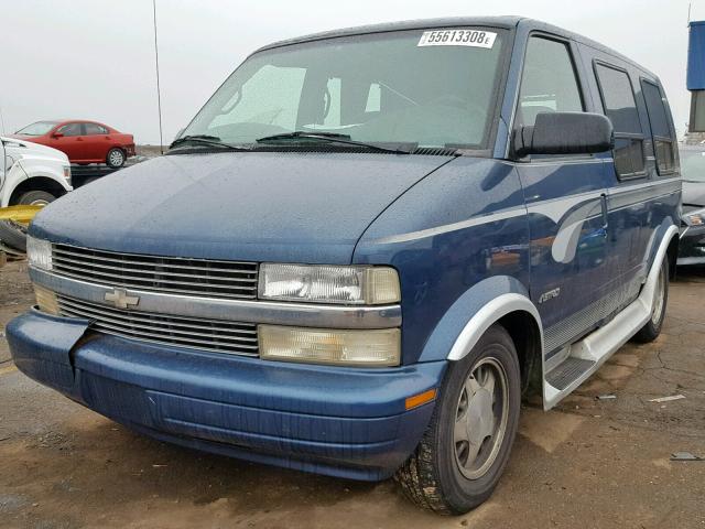 1GBDM19W1WB171537 - 1998 CHEVROLET ASTRO BLUE photo 2