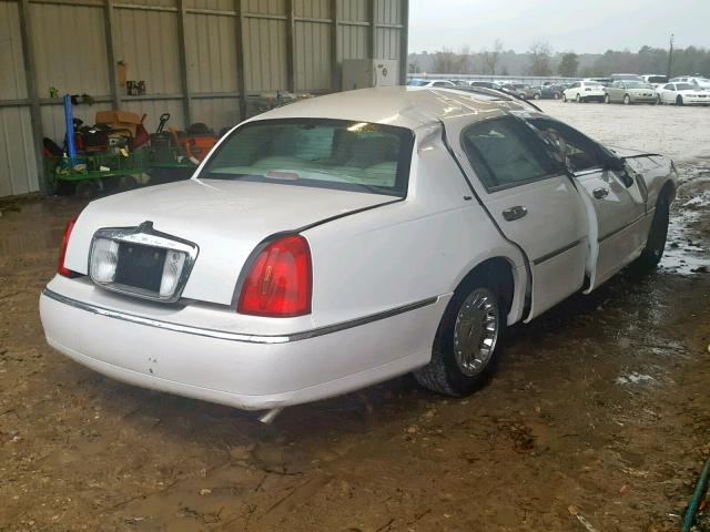 1LNHM83W32Y603515 - 2002 LINCOLN TOWN CAR C WHITE photo 4