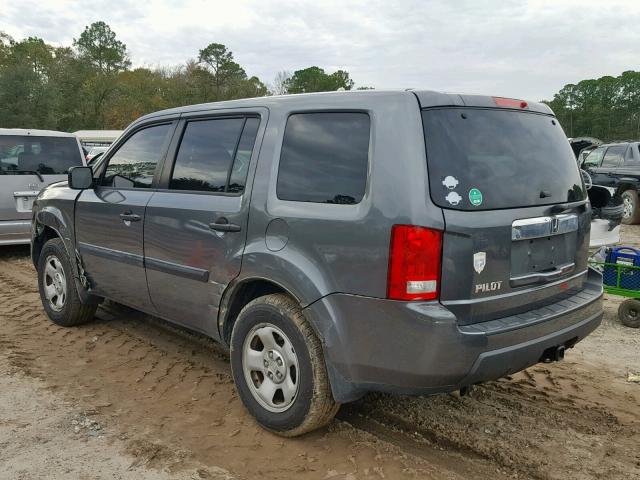 5FNYF3H21BB058079 - 2011 HONDA PILOT LX GRAY photo 3