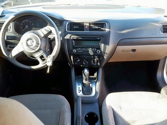 3VW2K7AJ1CM304407 - 2012 VOLKSWAGEN JETTA BASE SILVER photo 9