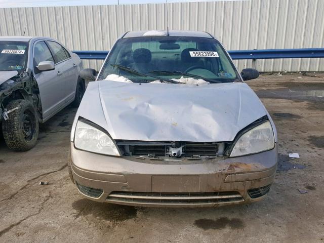 1FAFP34N45W190652 - 2005 FORD FOCUS ZX4 SILVER photo 7