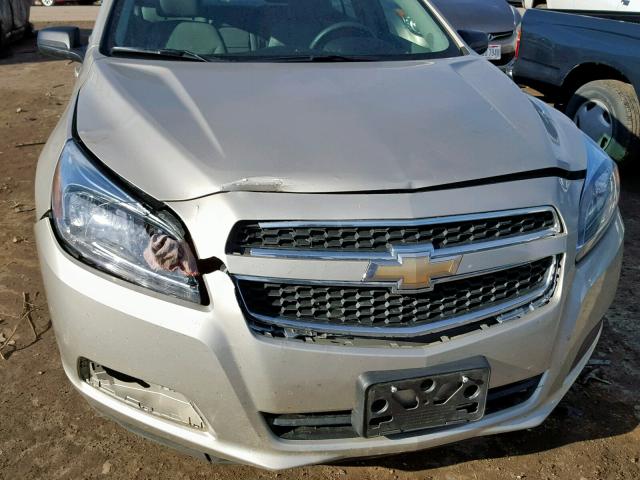 1G11B5SA9DF149245 - 2013 CHEVROLET MALIBU LS 银色 照片 9