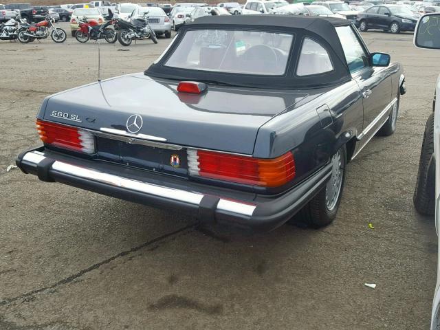 WDBBA48D4HA074756 - 1987 MERCEDES-BENZ 560 SL BLACK photo 4