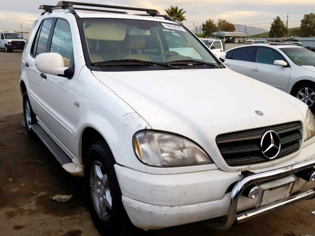 4JGAB54EX1A261466 - 2001 MERCEDES-BENZ ML 320 WHITE photo 1