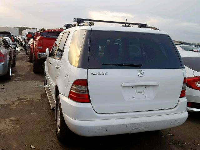 4JGAB54EX1A261466 - 2001 MERCEDES-BENZ ML 320 WHITE photo 3