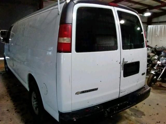 1GBHG39C381224371 - 2008 CHEVROLET EXPRESS G3 WHITE photo 3