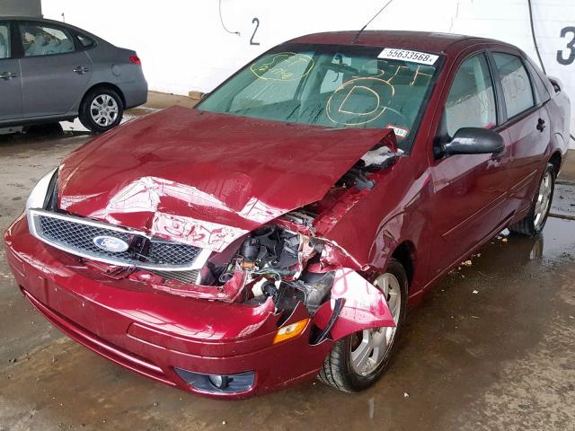 1FAHP34N57W286334 - 2007 FORD FOCUS ZX4 RED photo 2