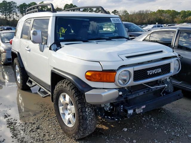 JTEZU4BF2AK010714 - 2010 TOYOTA FJ CRUISER WHITE photo 1