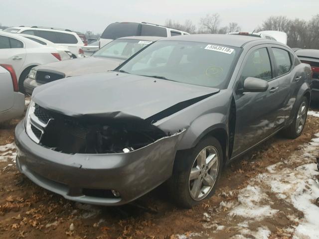 1B3BD2FG7BN577936 - 2011 DODGE AVENGER LU GRAY photo 2