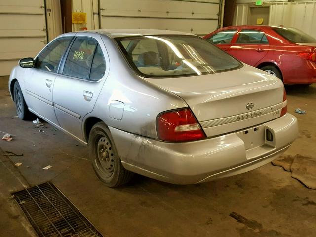 1N4DL01D0YC205943 - 2000 NISSAN ALTIMA XE SILVER photo 3