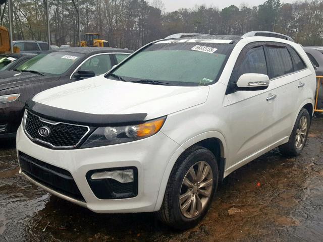 5XYKW4A29DG385900 - 2013 KIA SORENTO SX WHITE photo 2