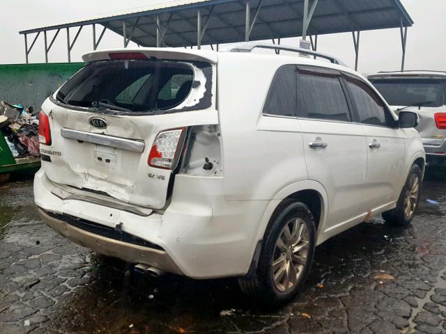 5XYKW4A29DG385900 - 2013 KIA SORENTO SX WHITE photo 4